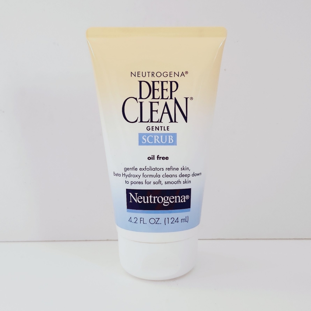 ⭐4/$15 Neutrogena Deep Clean Gentle Facial Scrub Cleanser